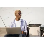 Jabra Elite 4 Noise-Canceling Earbuds – Navy