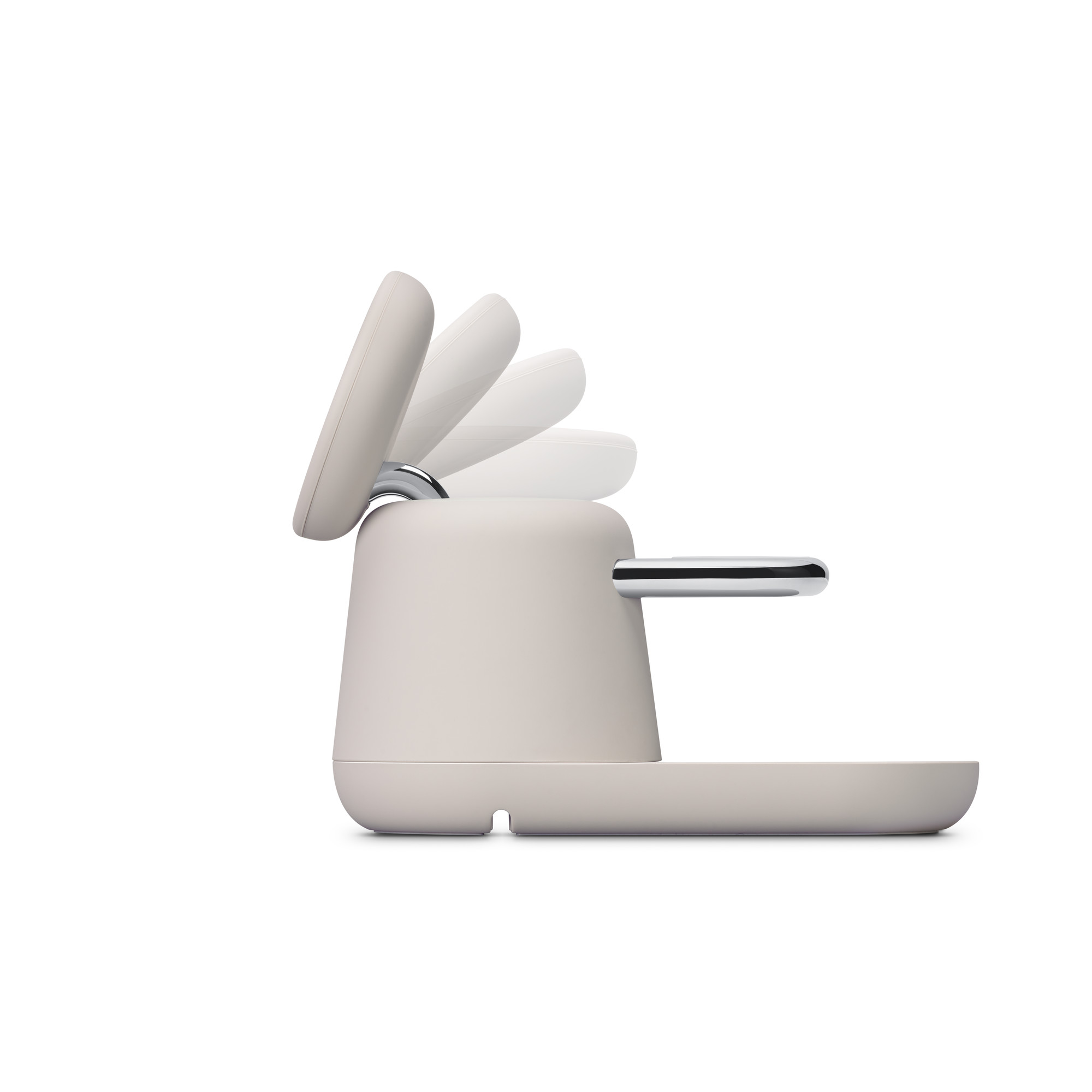 Belkin UltraCharge Pro 3-in-1 Magnetic Charging Dock - Image 6