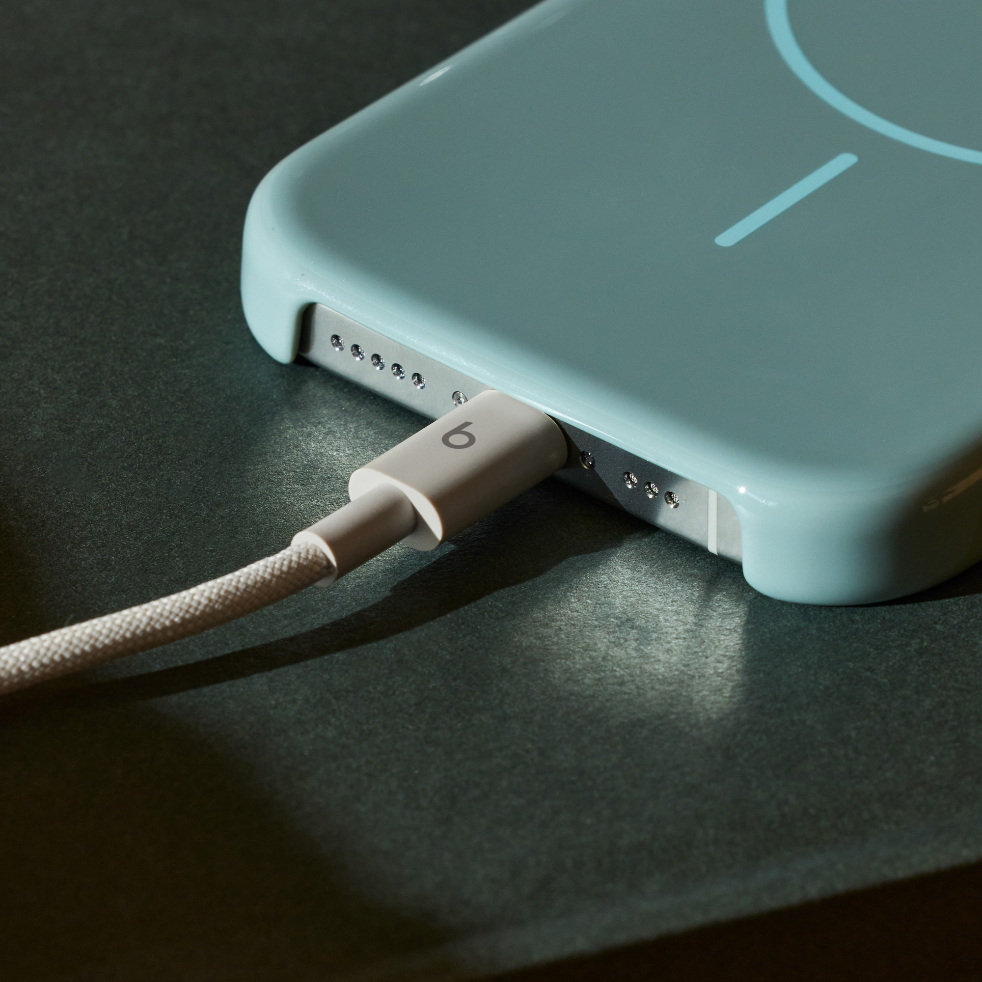 Beats USB-A to USB-C Woven Cable (1.5 m / 5 ft.) - Image 3