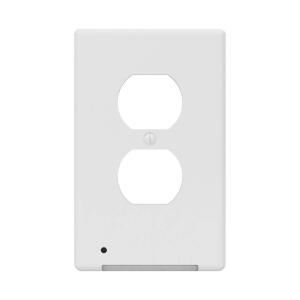 GLOCOVER White 1-Gang Duplex Outlet Wall Plate with Built-In Nightlight - GC-CCDO-W