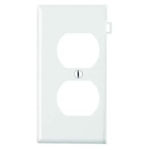 Leviton 1-Gang White Duplex Outlet/Receptacle Nylon Standard Sectional End Panel Wall Plate (1-Pack) - 905-0PSE8-00W