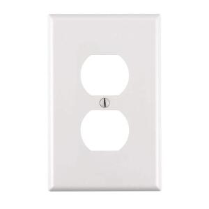 Leviton 1-Gang White Duplex Outlet/Receptacle Nylon Midway/Midsize Wall Plate (R62-00PJ8-00W) (1-Pack)